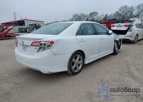 2013 Toyota Camry Se z USA, uszkodzony, nr VIN 4T1BF1FK8DU265412